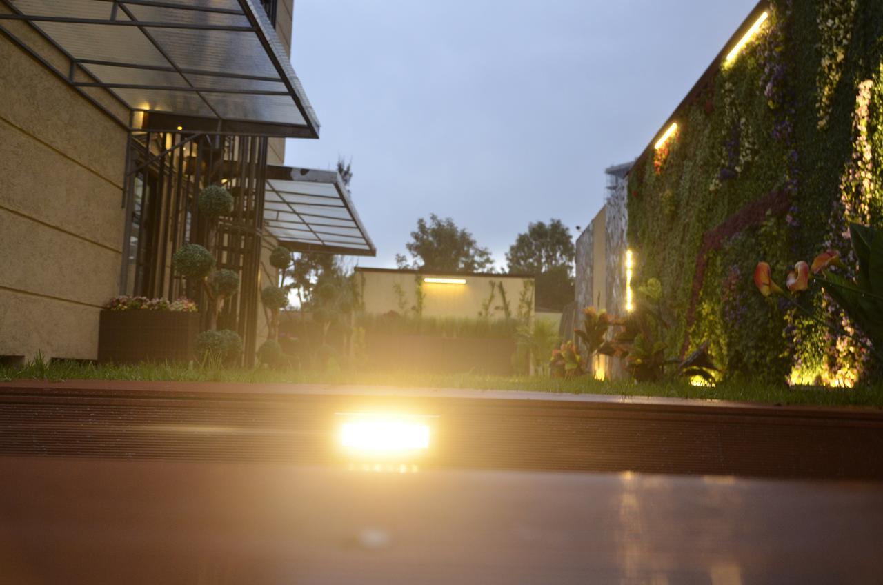 Afropolitan Hotel Addis Abeba Esterno foto